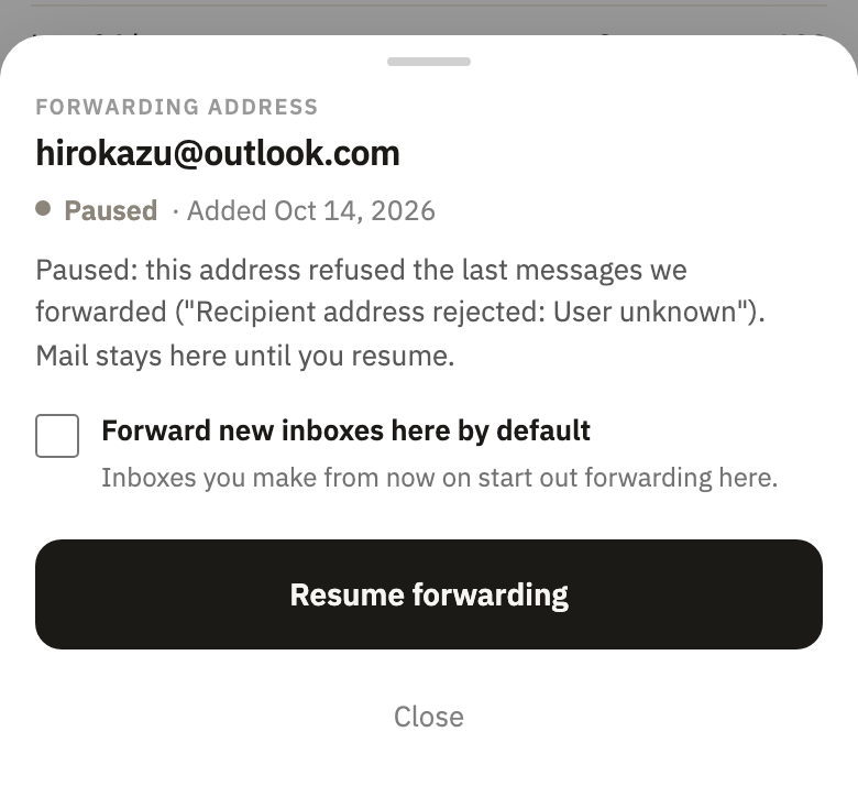 The paused address's window, quoting what the mailbox said, with Resume forwarding