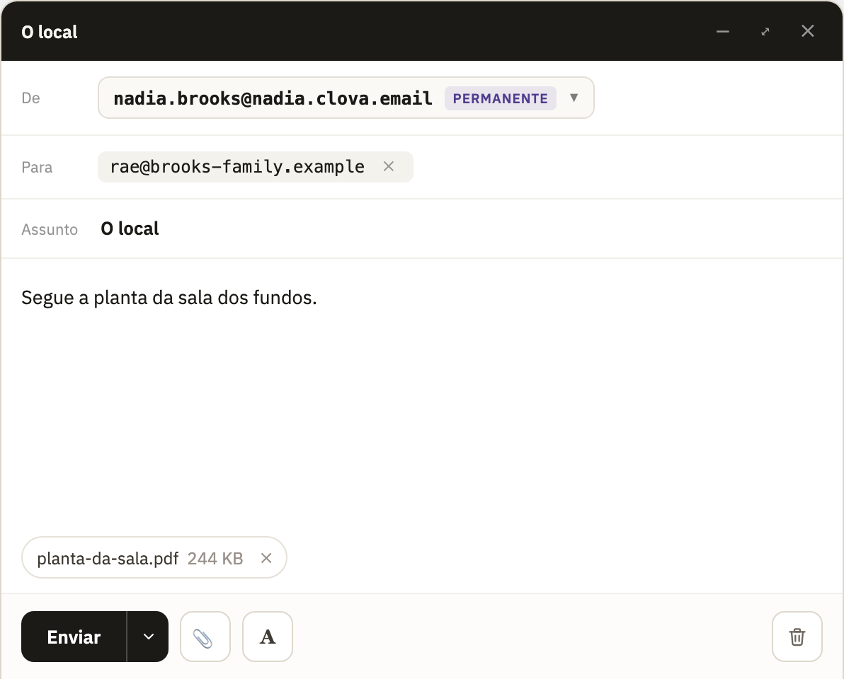Uma mensagem sendo escrita, com um arquivo anexado