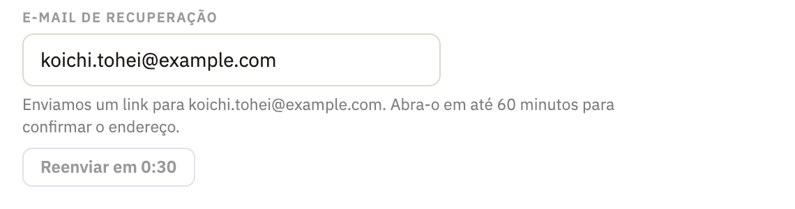 O campo E-mail de recuperação, com um endereço salvo e uma linha dizendo que um link foi enviado para ele